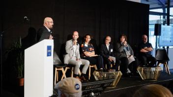 Session 01 panel