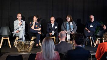 Session 01 panel